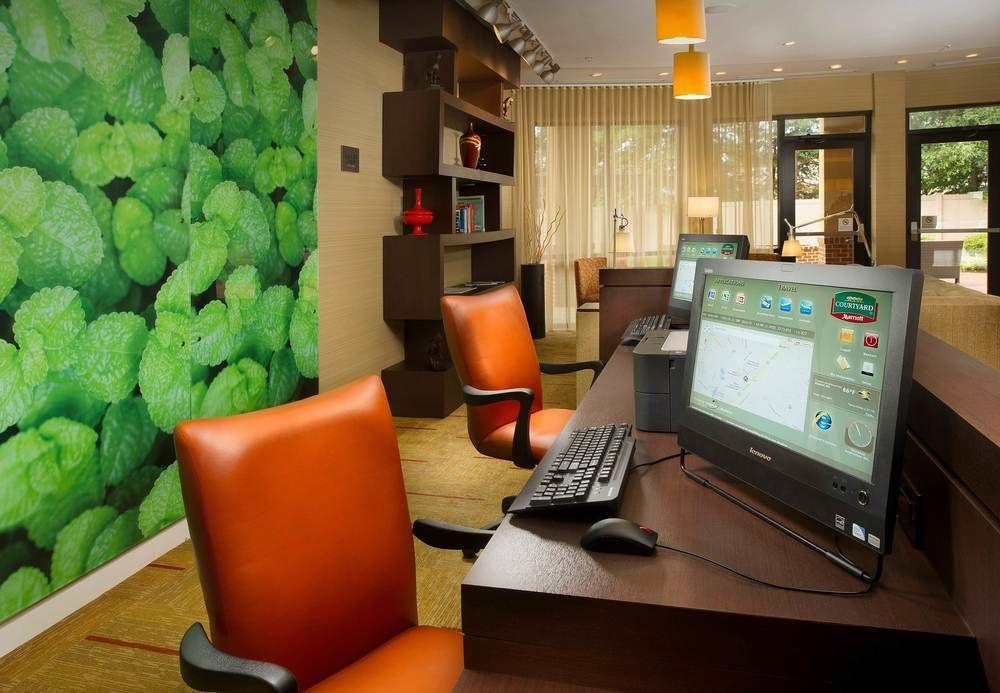 Courtyard By Marriott Waldorf Hotell Eksteriør bilde