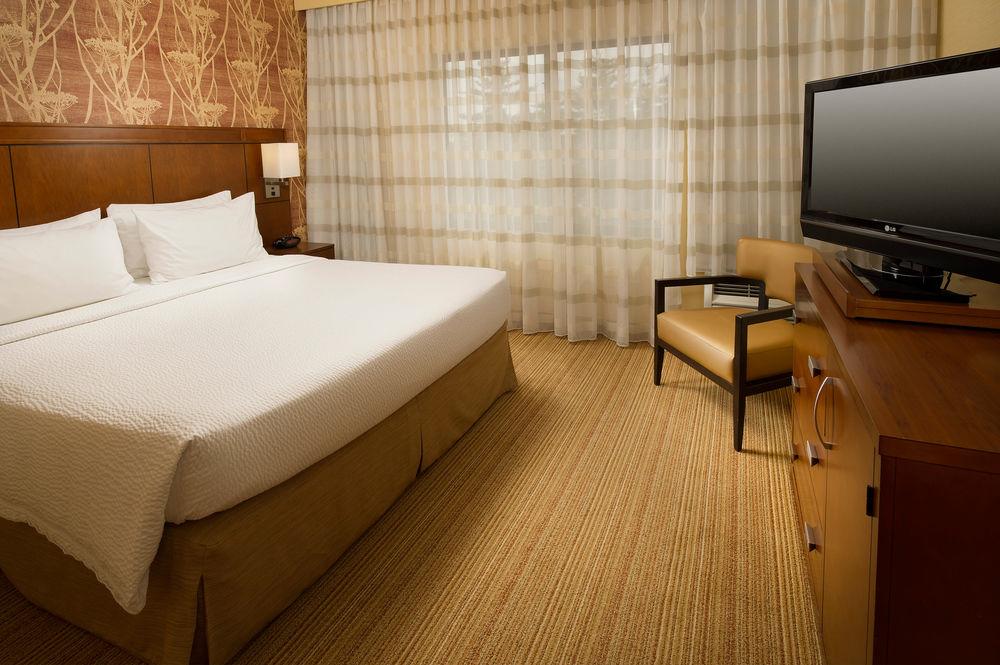 Courtyard By Marriott Waldorf Hotell Eksteriør bilde