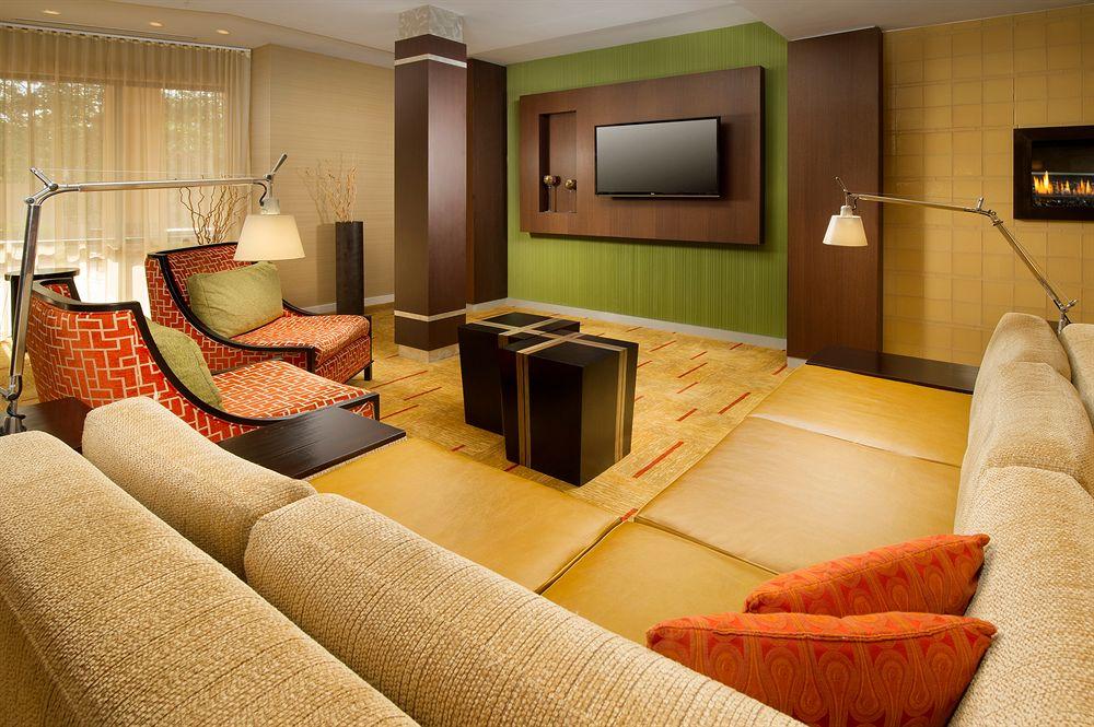 Courtyard By Marriott Waldorf Hotell Eksteriør bilde