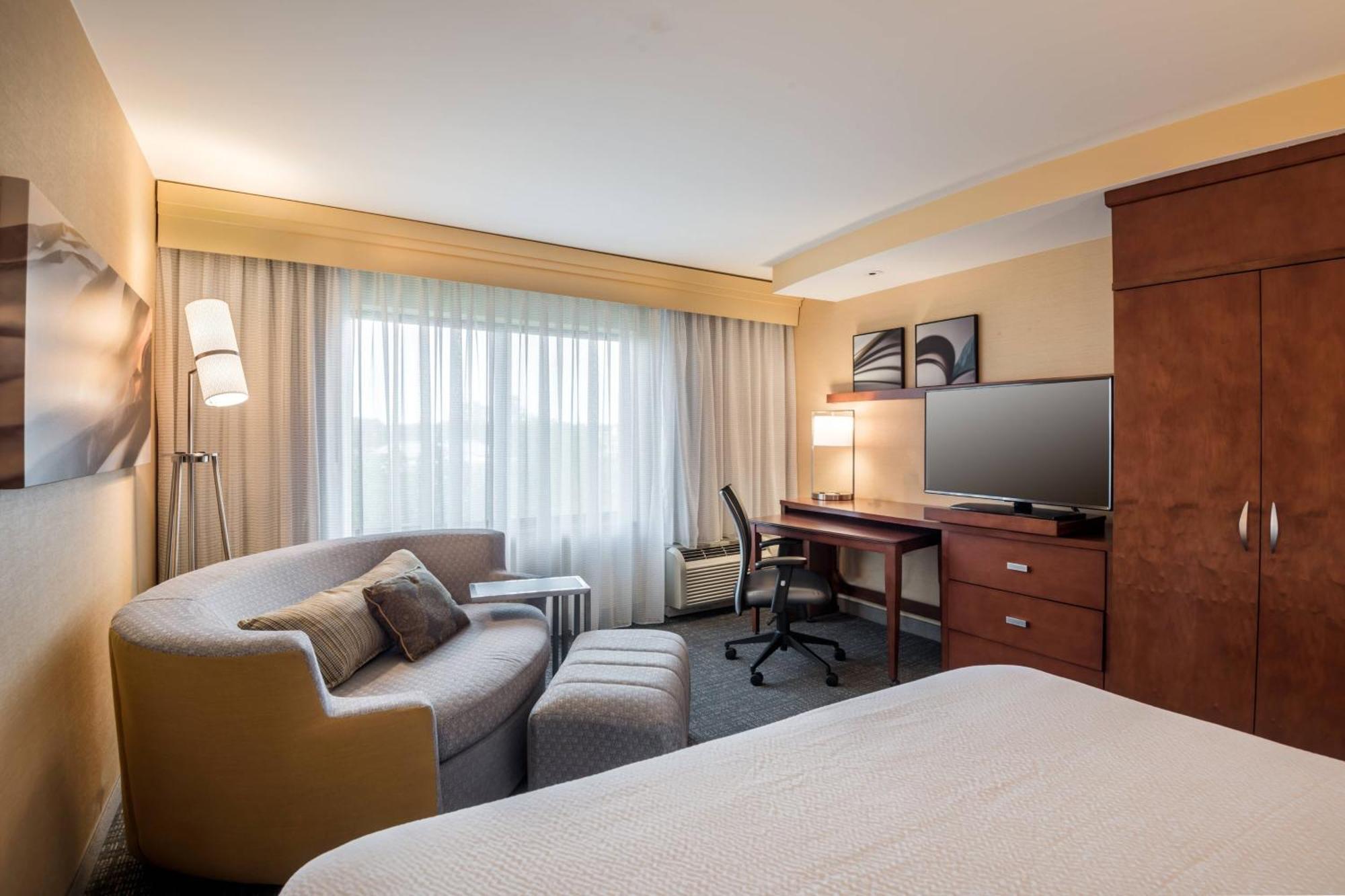 Courtyard By Marriott Waldorf Hotell Eksteriør bilde