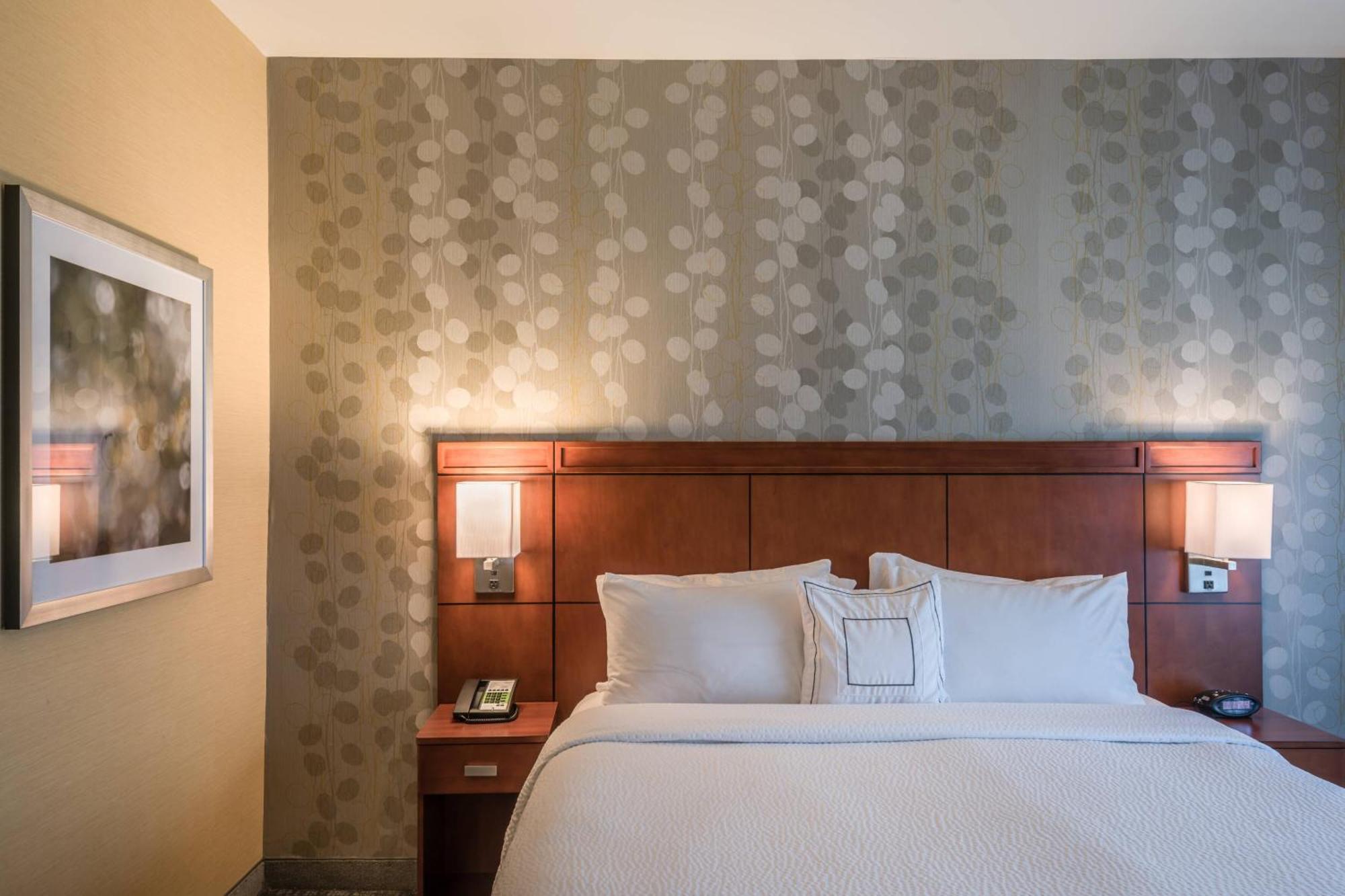 Courtyard By Marriott Waldorf Hotell Eksteriør bilde