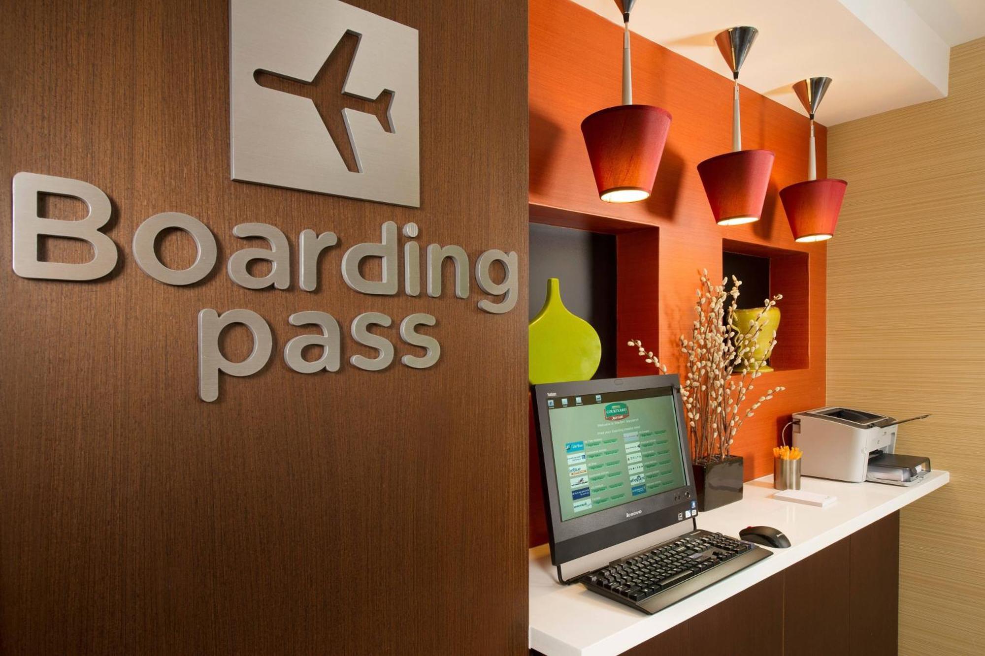 Courtyard By Marriott Waldorf Hotell Eksteriør bilde