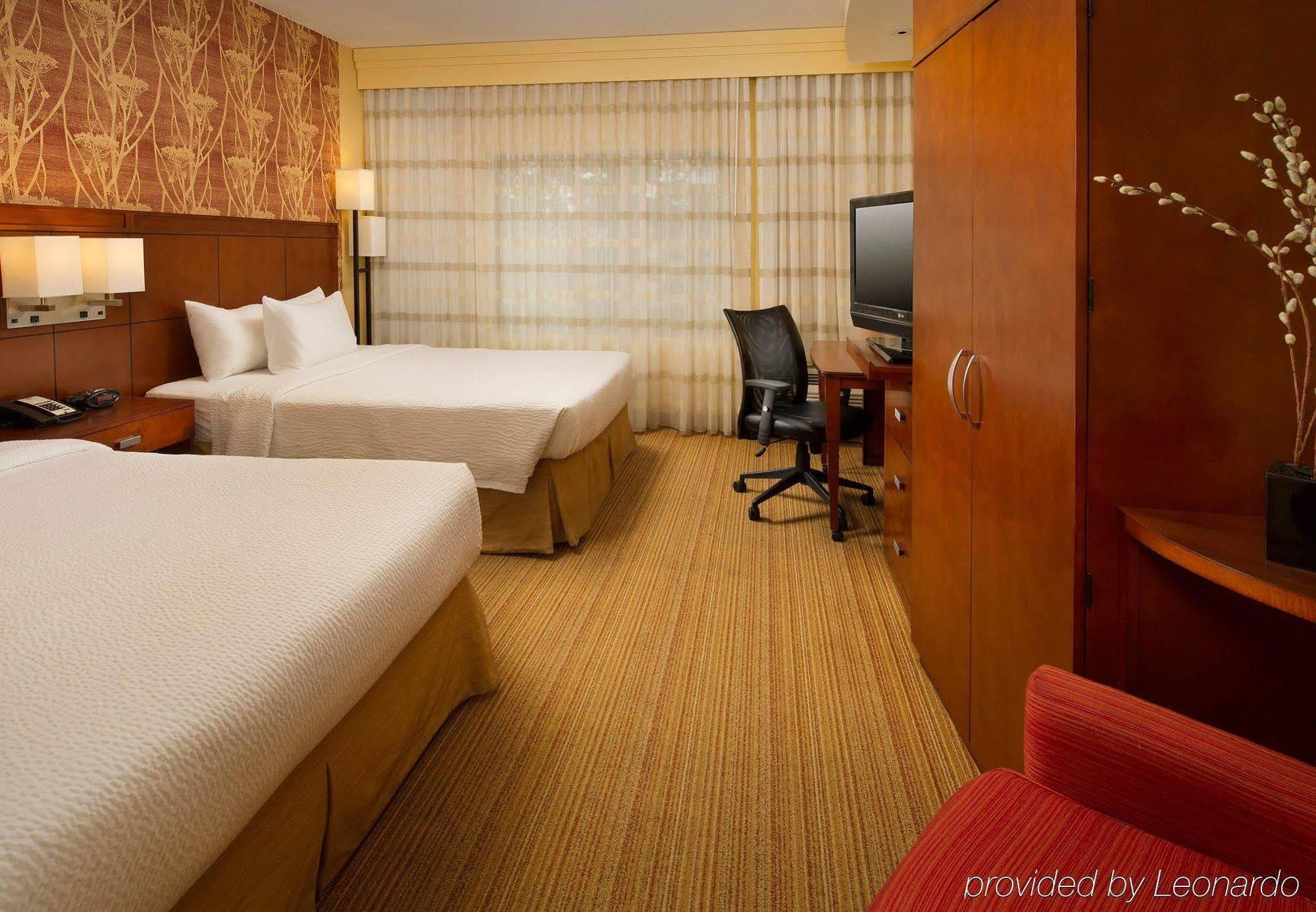 Courtyard By Marriott Waldorf Hotell Eksteriør bilde