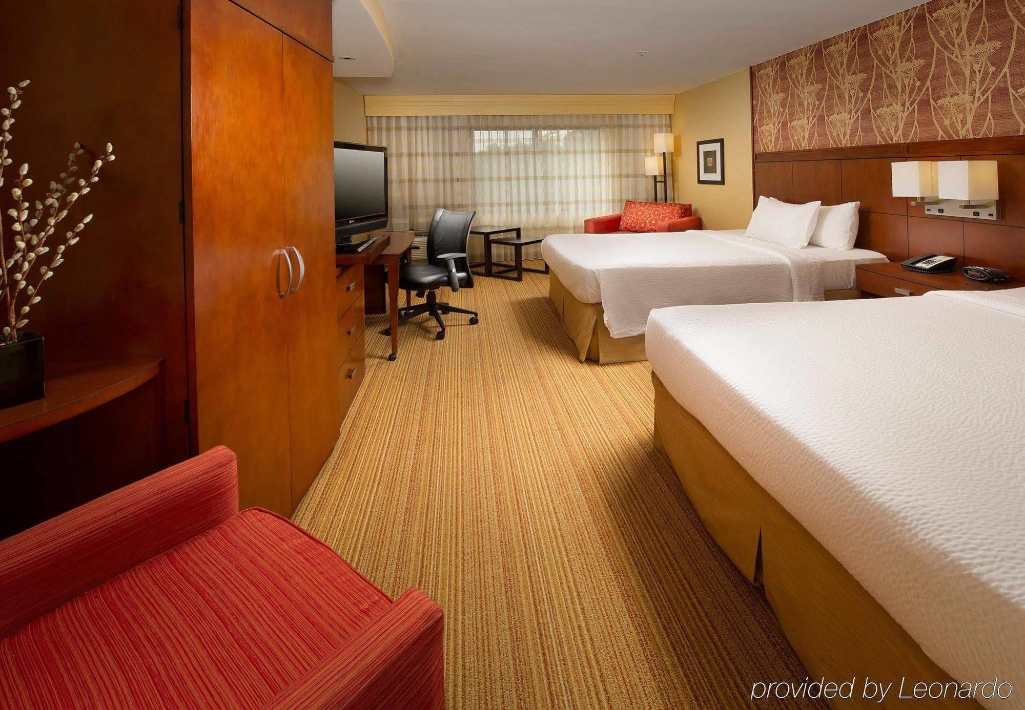 Courtyard By Marriott Waldorf Hotell Eksteriør bilde