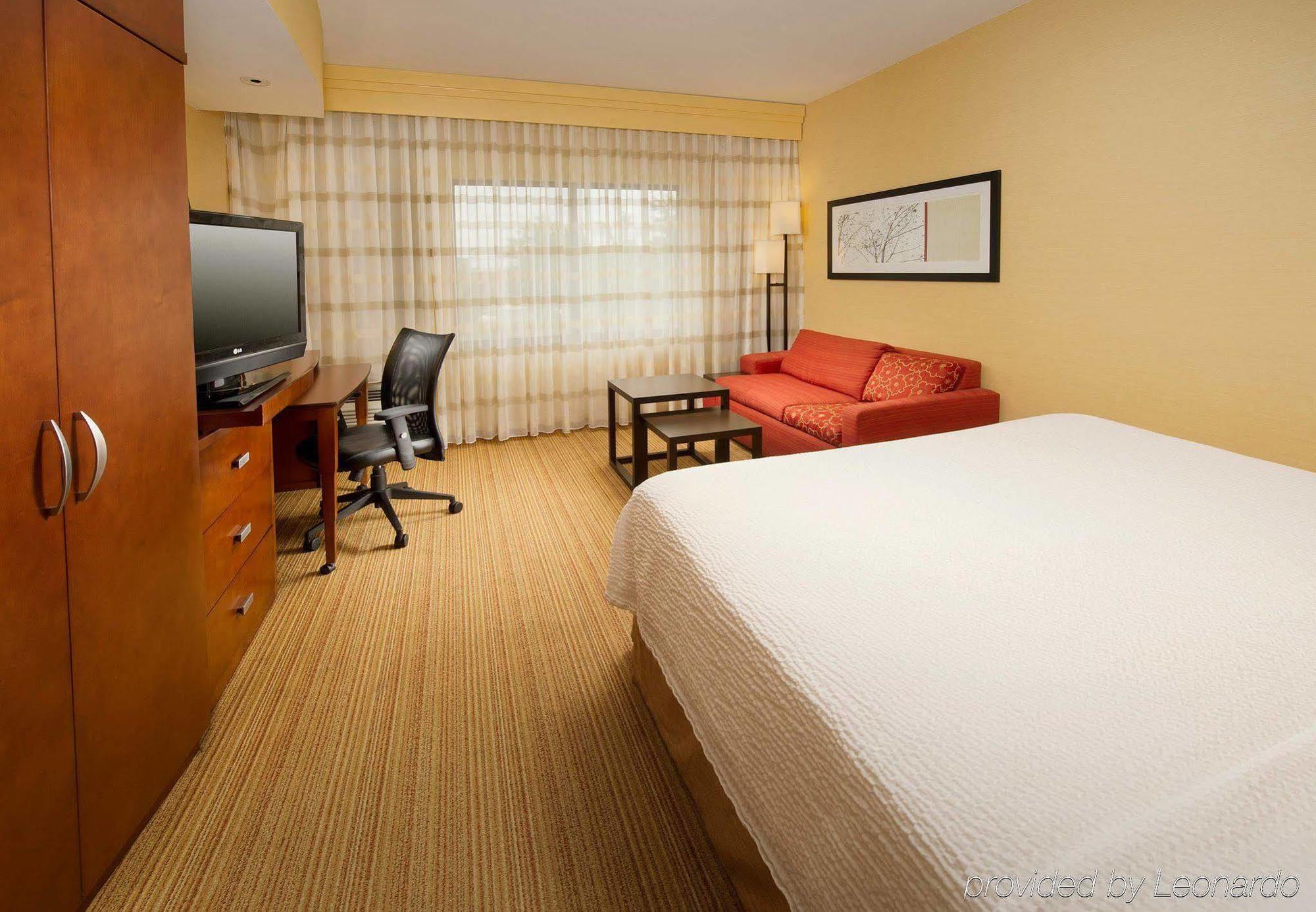 Courtyard By Marriott Waldorf Hotell Eksteriør bilde