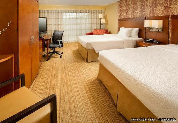 Courtyard By Marriott Waldorf Hotell Eksteriør bilde